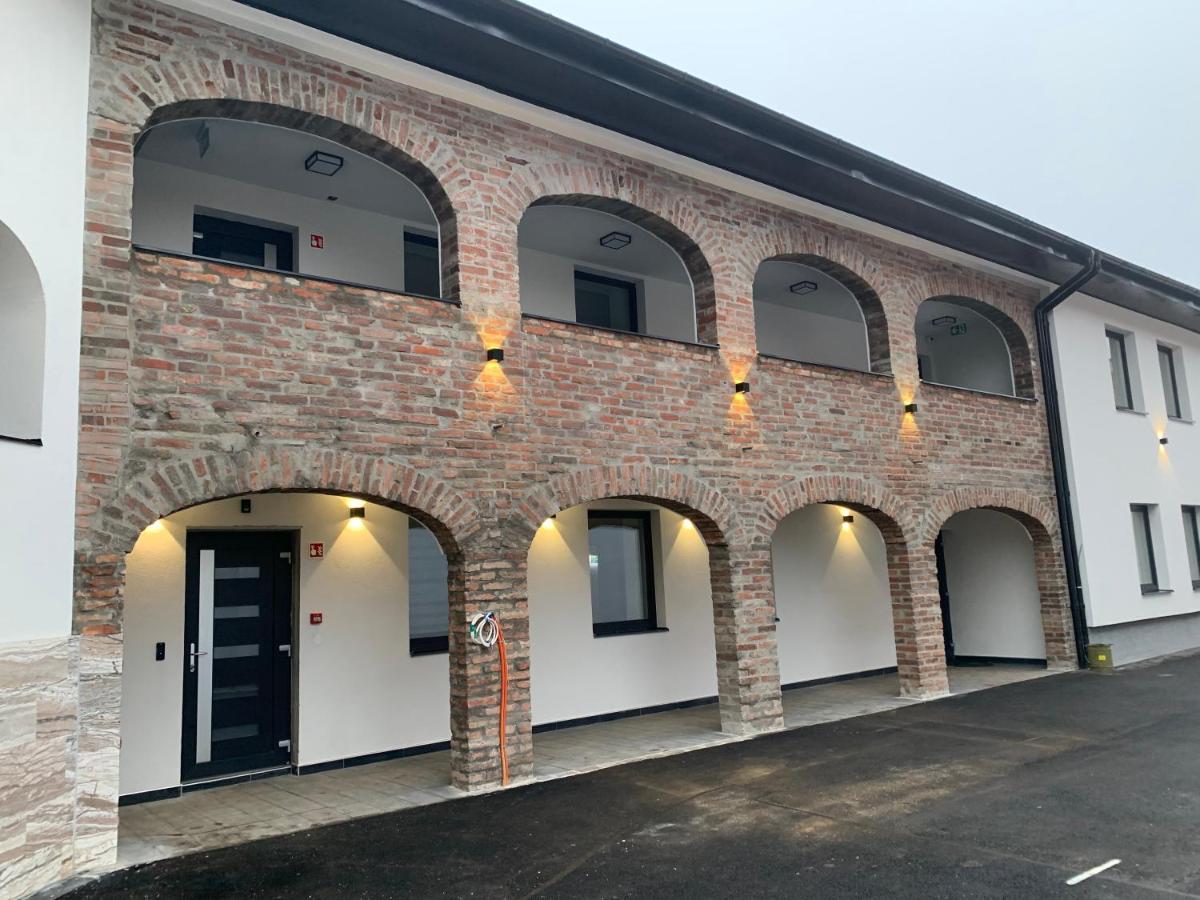M70 Apartmanhaz Miskolc Exterior photo